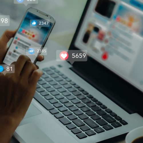 Korištenje društvenih mreža za izgradnju vidljivosti i ostvarivanje online zarade.